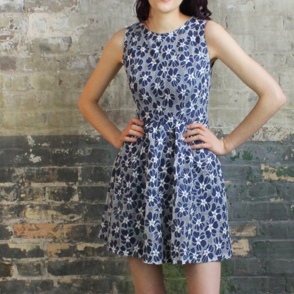 NWT Poppy Lux Size L Blue Lace Summer Dress - Picture 1 of 6